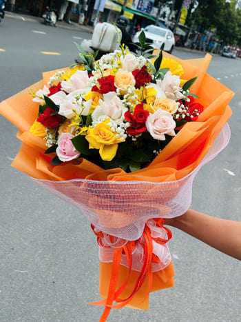 Shop Hoa Tươi Xã Ea Wer Đắk Lắk Đội Ngũ Thợ Cắm Hoa Sáng Tạo