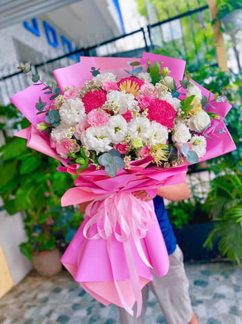 Shop Hoa Tươi Phường Long Nguyên Tphcm Đội Ngũ Nhân Viên Hỗ Trợ Nhanh Chóng