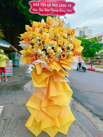 Shop Hoa Tươi Phường Thạnh Mỹ Tây Tphcm Nhân Viên Cắm Hoa Đẹp