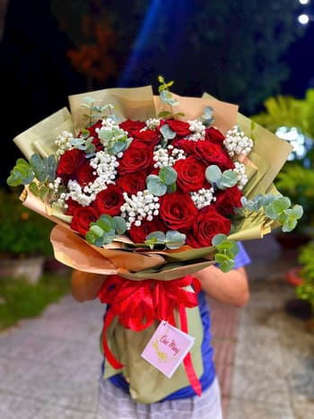 Shop Hoa Tươi Phường Dương Nỗ Huế Đội Ngũ Nhân Viên Cắm Hoa Ấn Tượng