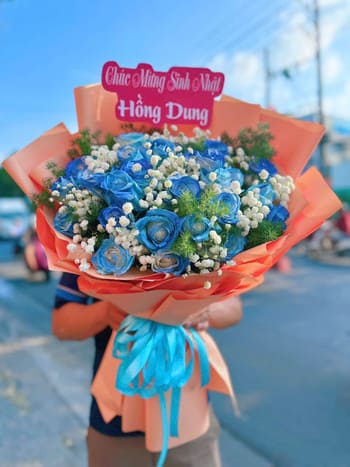 Shop Hoa Tươi Xã La Hiên Thái Nguyên Nhân Viên Thiết Kế Hoa Sang Trọng