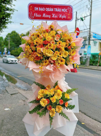Shop Hoa Tươi Xã Cao Lộc Lạng Sơn Nhân Viên Cắm Hoa Ấn Tượng