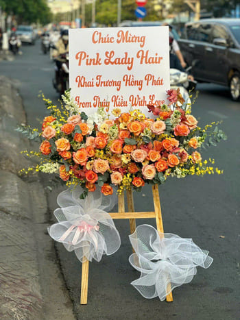 Shop Hoa Tươi Xã Sơn Lương Lào Cai Nhân Viên Thiết Kế Hoa Ấn Tượng