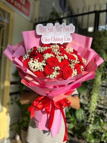 Shop Hoa Tươi Xã Tiên Lục Bắc Ninh Nhân Viên Cắm Hoa Sang Trọng