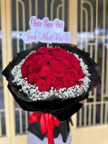 Shop Hoa Tươi Xã Nhã Nam Bắc Ninh Nhân Viên Thiết Kế Hoa Sang Trọng