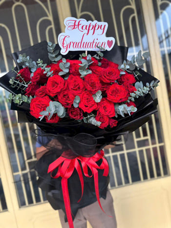 Shop Hoa Tươi Xã Yên Trung Bắc Ninh Đội Ngũ Nhân Viên Tư Vấn Nhanh Chóng
