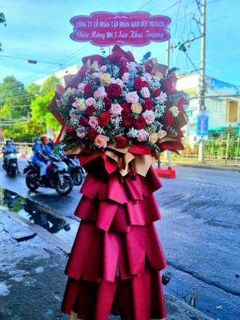 Shop Hoa Tươi Xã Lý Nhân Ninh Bình Thợ Thiết Kế Hoa Sang Trọng