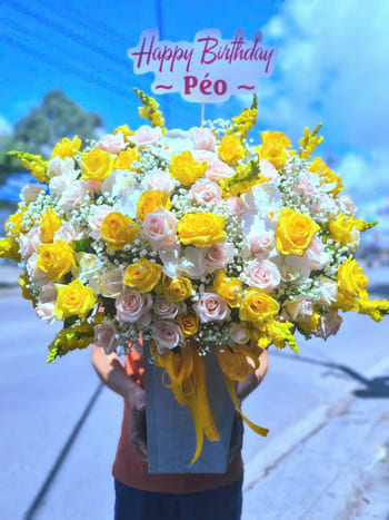 Shop Hoa Tươi Phường Tam Điệp Ninh Bình Nhân Viên Thiết Kế Hoa Nhanh