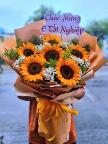 Shop Hoa Tươi Xã Trà Vân Đà Nẵng Thợ Cắm Hoa Sang Trọng